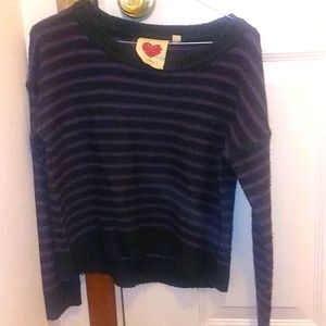 Derek Heart sweater